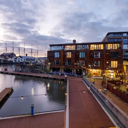 The Boat House By Cliftonvalley Apartment *