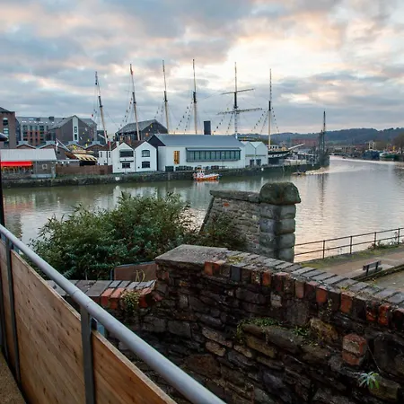 The Boat House By Cliftonvalley Apartment *