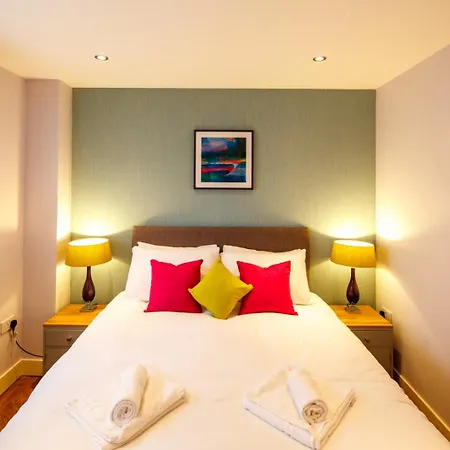 The Boat House By Cliftonvalley *